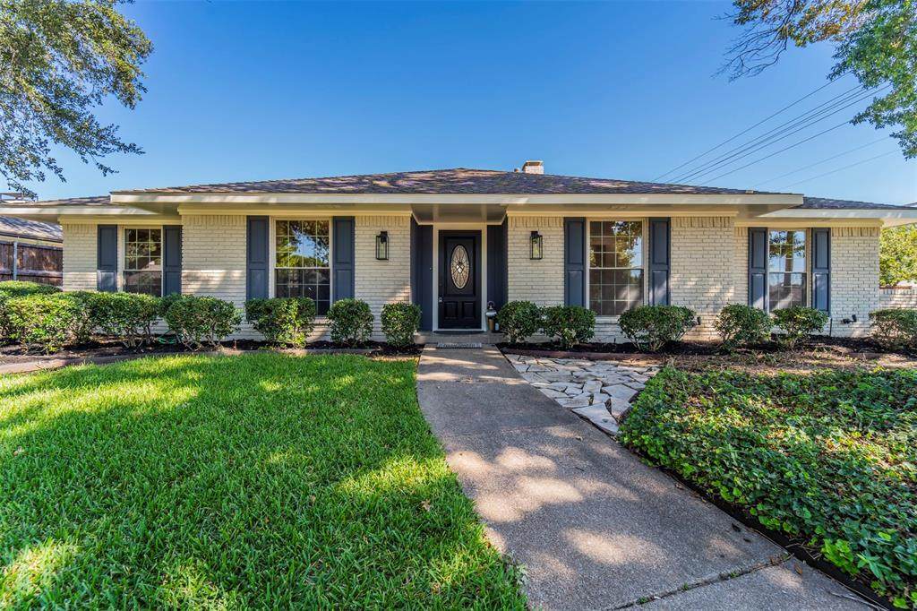 300 Canyon Valley Drive - Photo 1