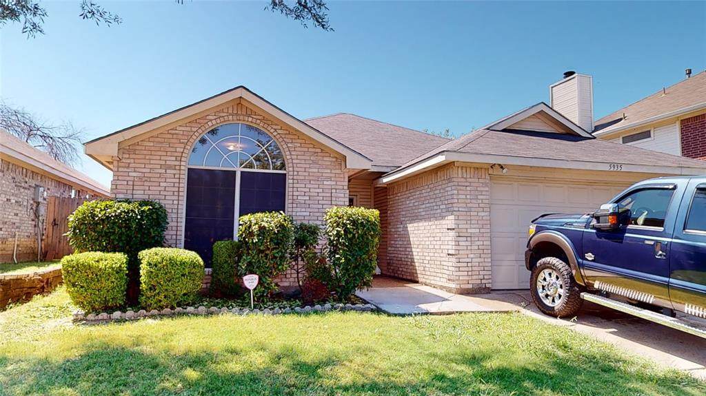 5935 Fox Point Trail - Photo 1