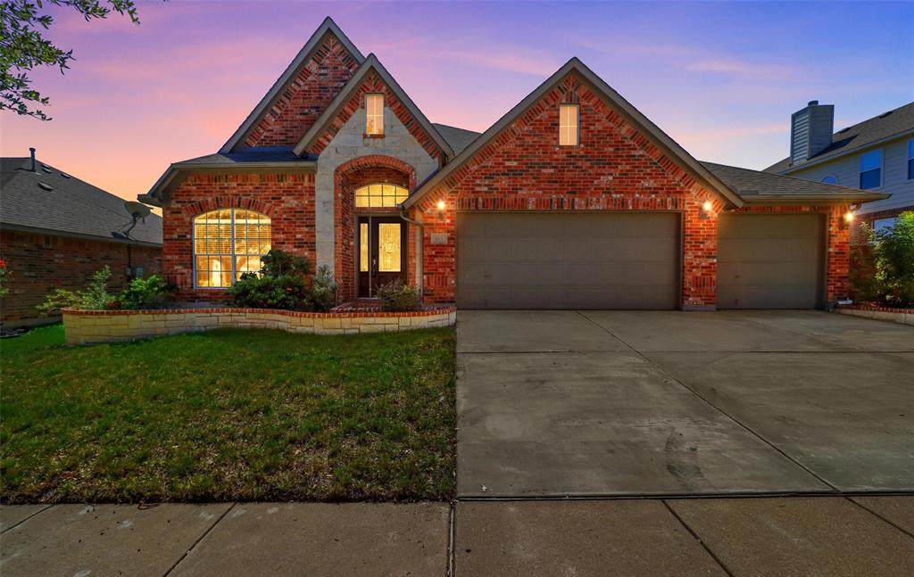 913 Sequoia Way - Photo 1
