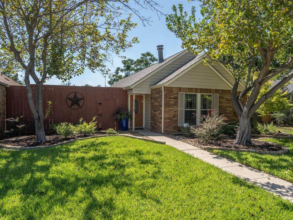 927 Sugarberry Drive - Photo 1