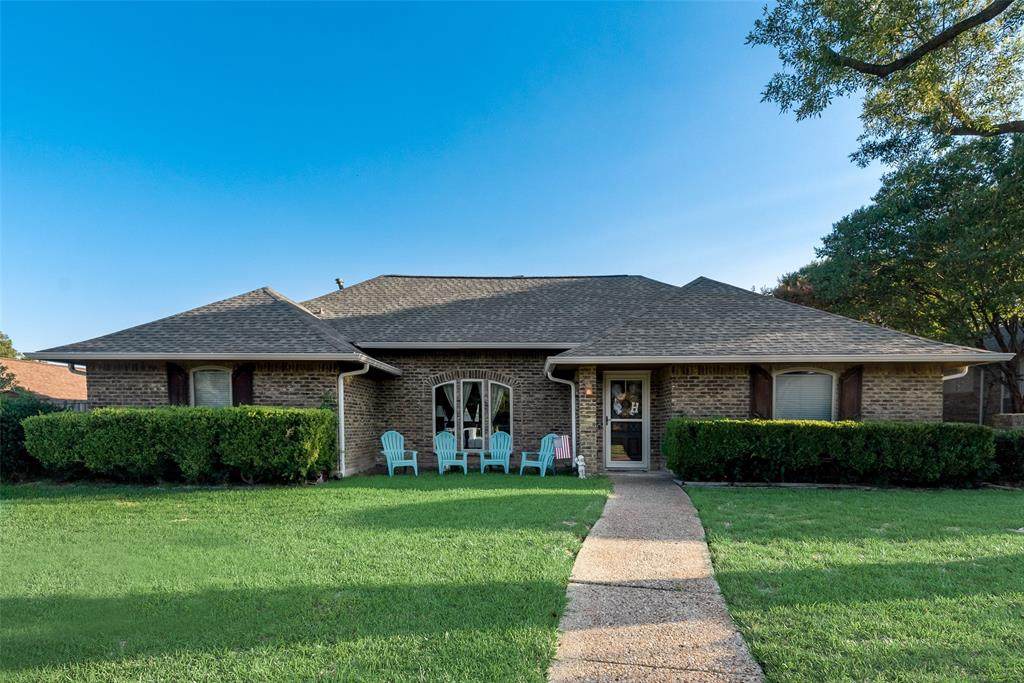1932 Kensington Drive - Photo 1