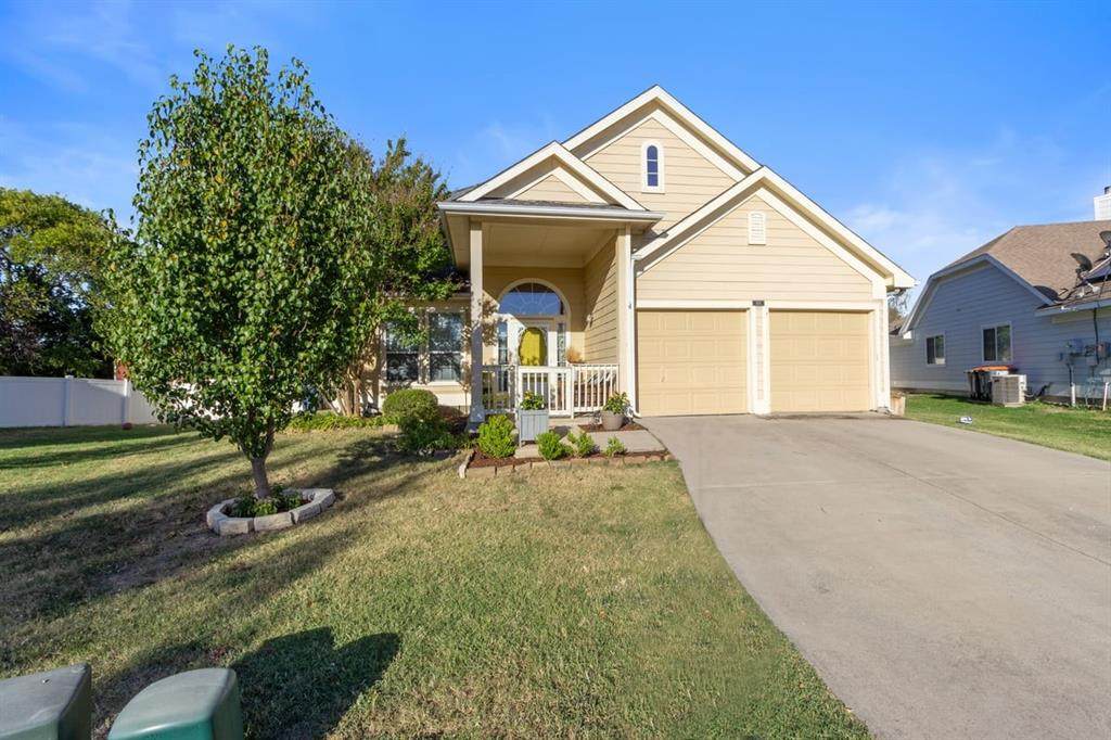 105 Hilltop Drive - Photo 1