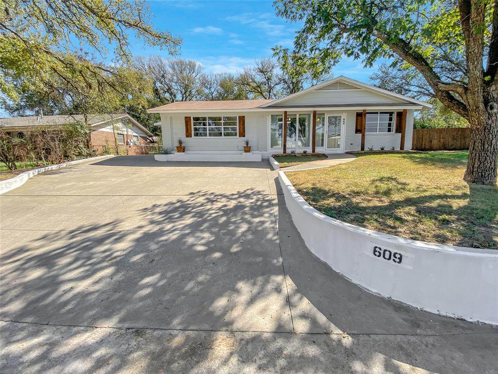 609 25th Avenue - Photo 1
