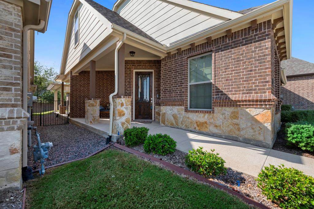 2910 Esplanade Boulevard - Photo 1