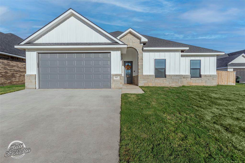 7437 Sleepy Hollow Lane - Photo 1