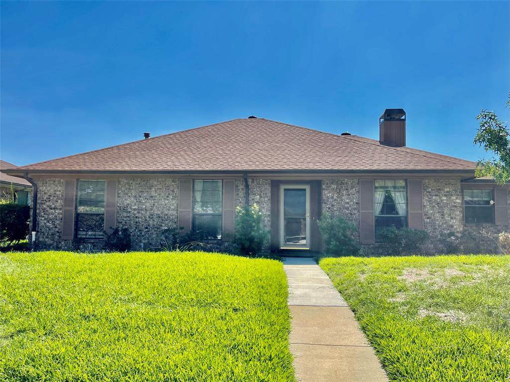 1702 Mayflower Drive - Photo 1
