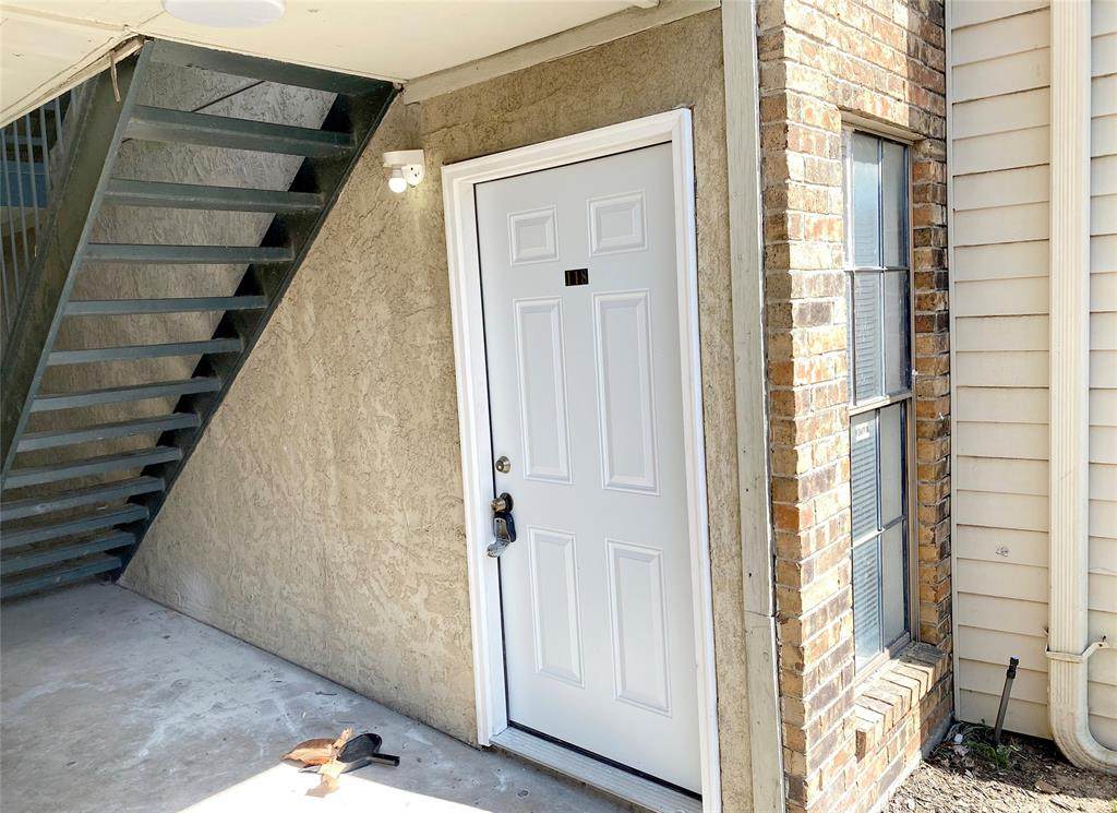 9520 Royal Lane - Photo 1