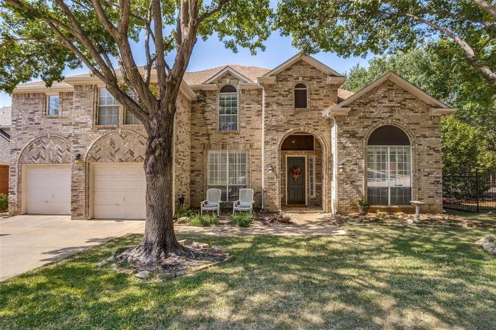 2929 Queen Mary Drive - Photo 1