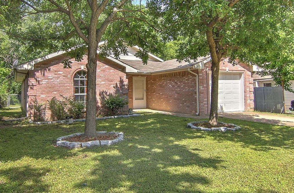 1215 Oak Cliff Boulevard - Photo 1