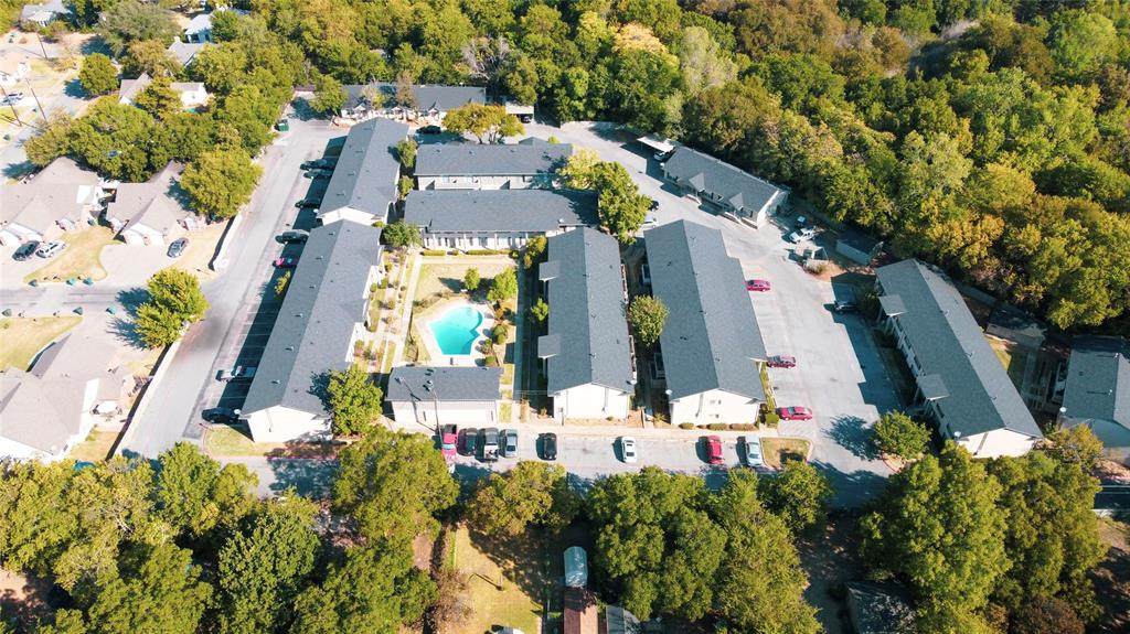 820 Sam Rayburn Freeway - Photo 1