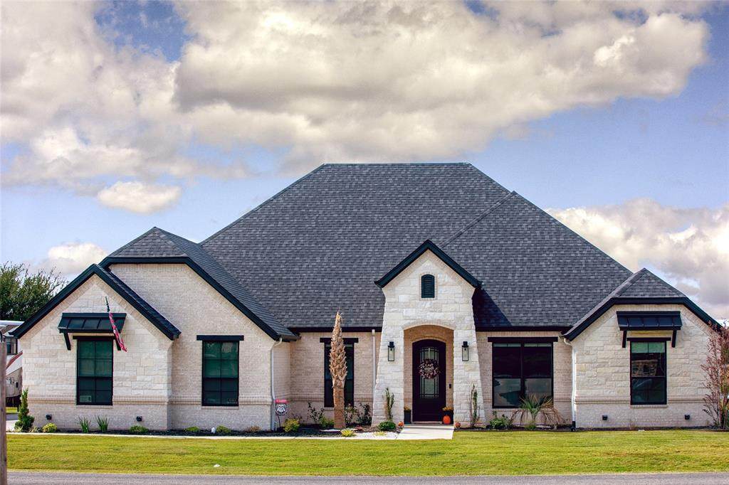 4002 Upper Lake Circle - Photo 1