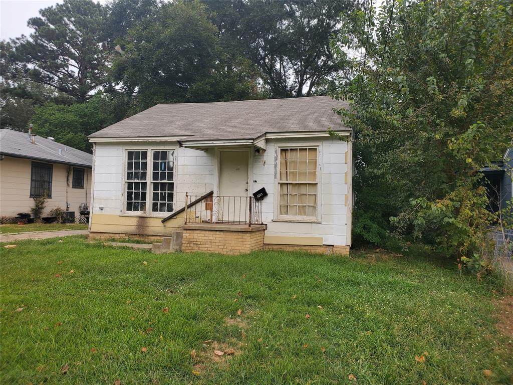 5203 Bienville Avenue - Photo 1