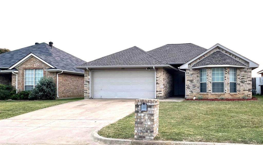 920 Meadow Circle - Photo 1