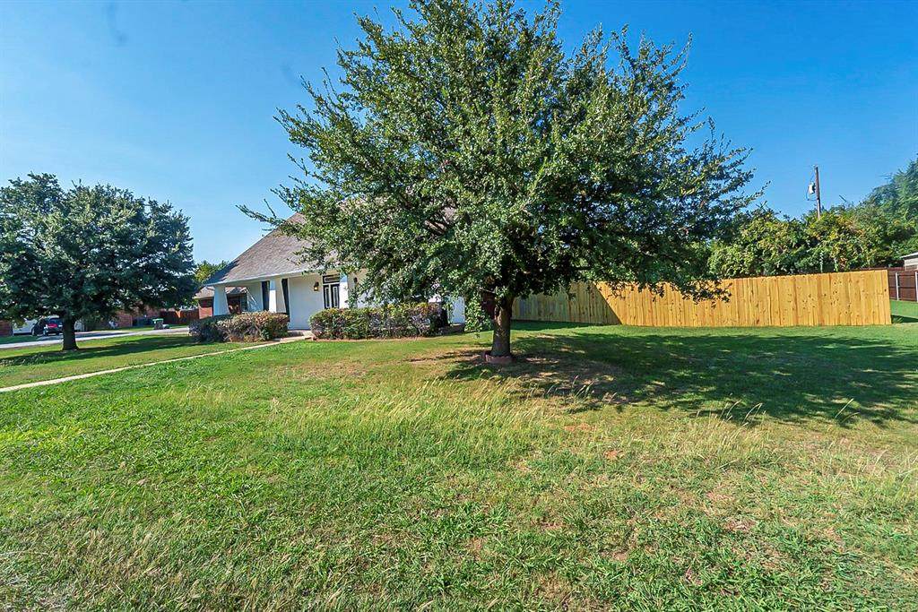 421 Edgewood Terrace - Photo 1
