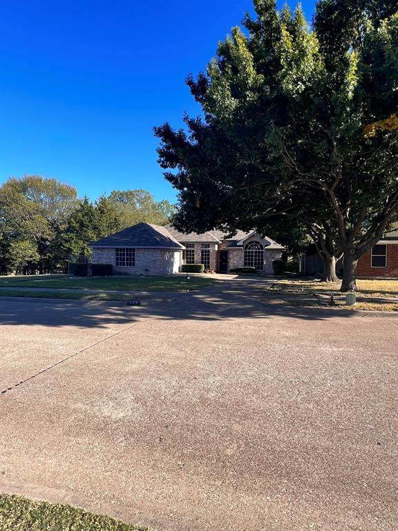 930 Bray Street - Photo 1