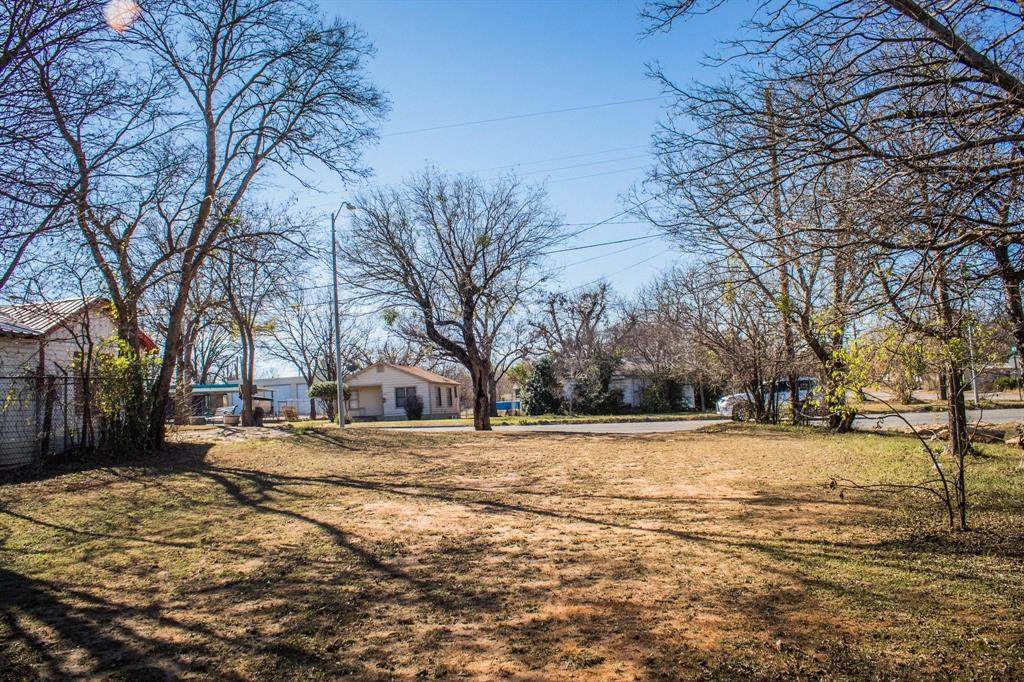 814 Austin Avenue - Photo 1