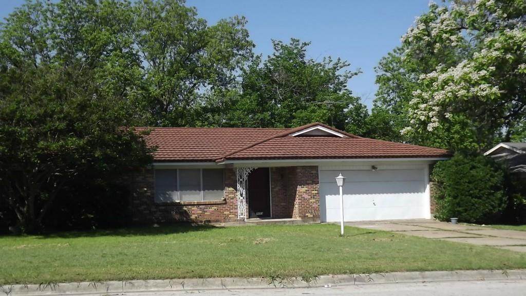 4413 Wedgmont Circle - Photo 1