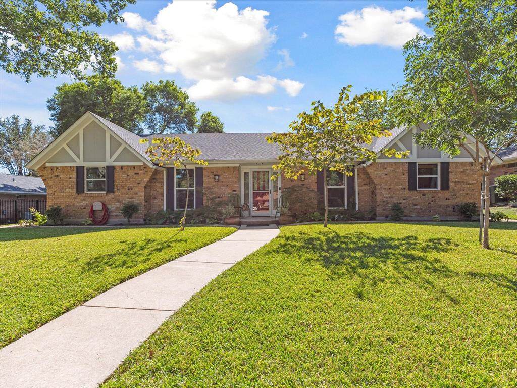 110 Roma Drive - Photo 1