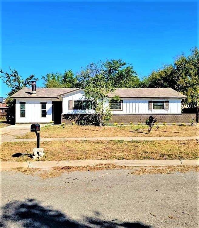 709 Sun Valley Drive - Photo 1