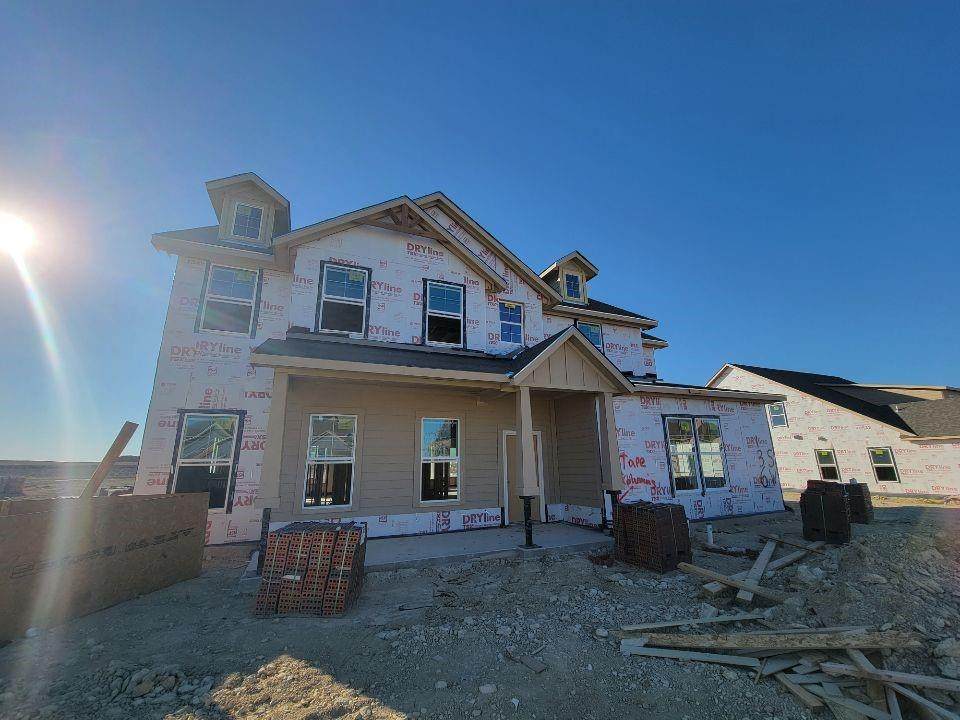 136 Spicewood Trail - Photo 1