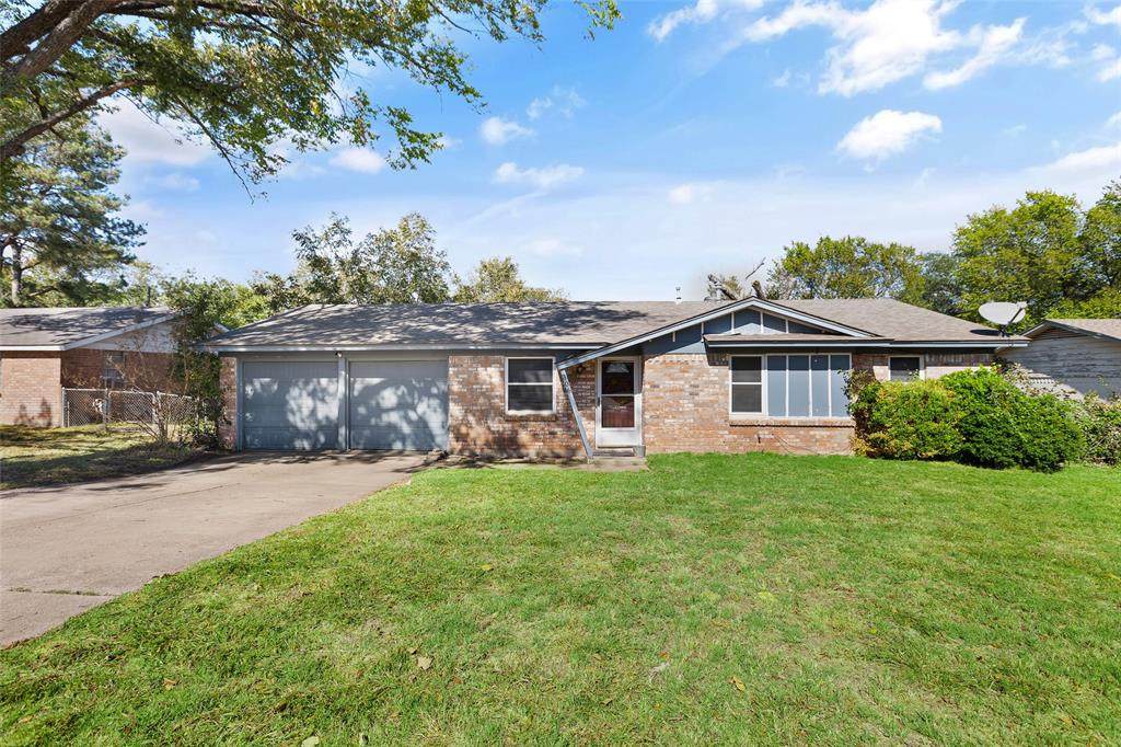 306 Bowles Court - Photo 1