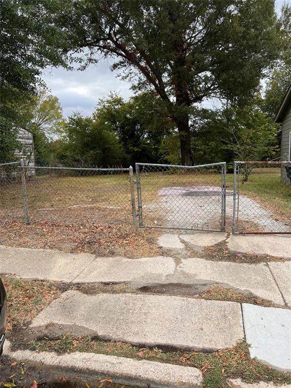 461 79th Street - Photo 1