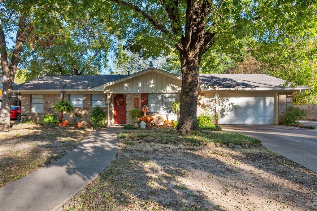 2114 5th Avenue - Photo 1