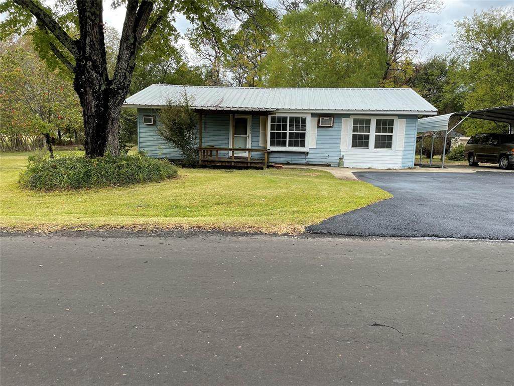 228 County Road 4137 - Photo 1