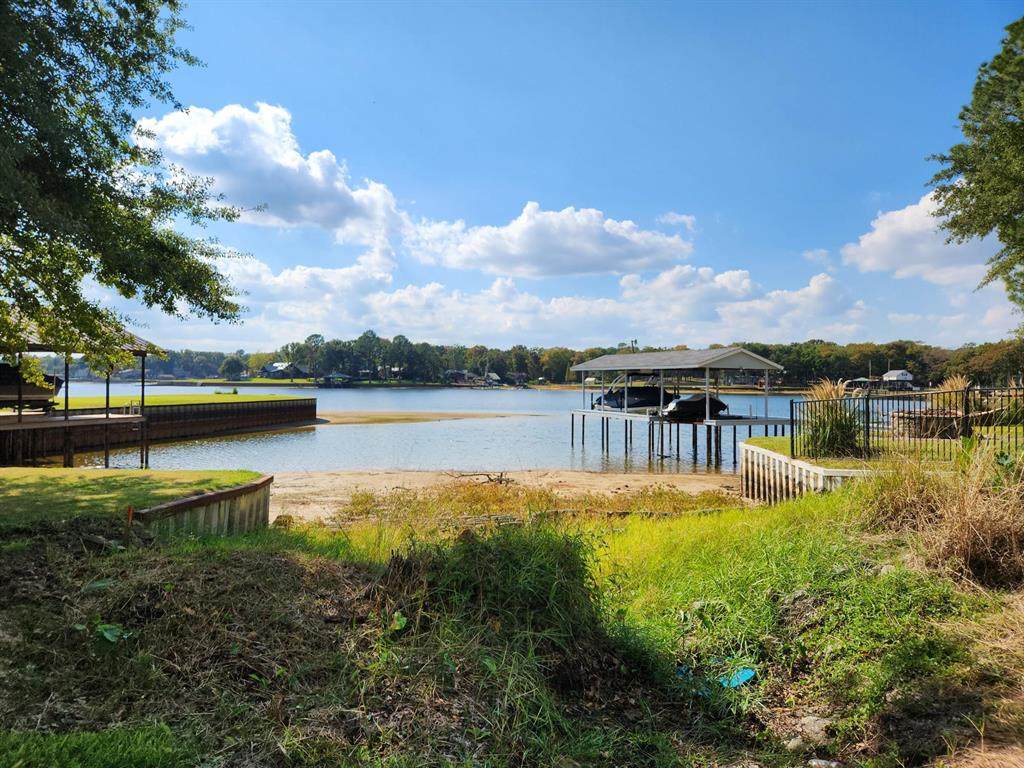 230 Elm Circle - Photo 1