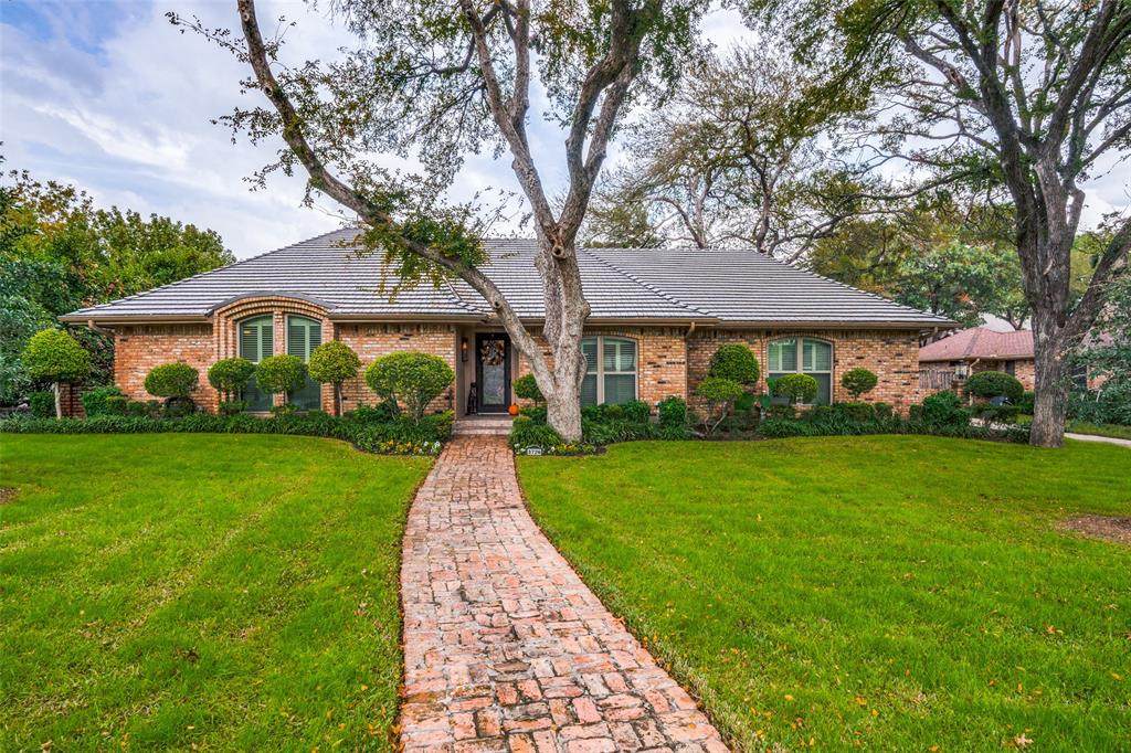 3726 Ridgewood Drive - Photo 1