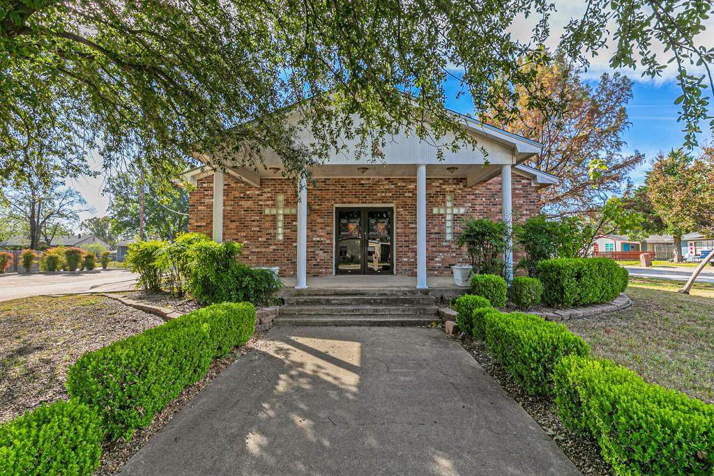 1536 Laura Drive - Photo 1