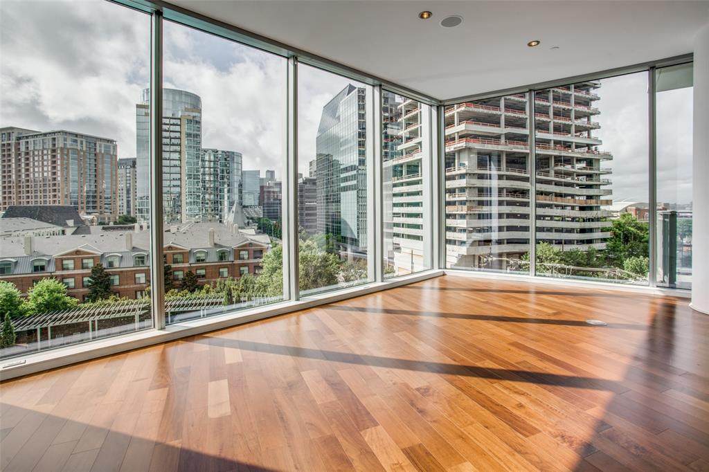 2900 Mckinnon Street - Photo 1