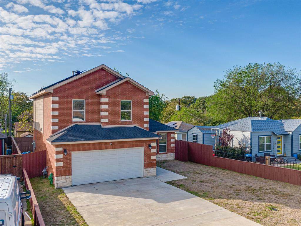 613 15th Street - Photo 1