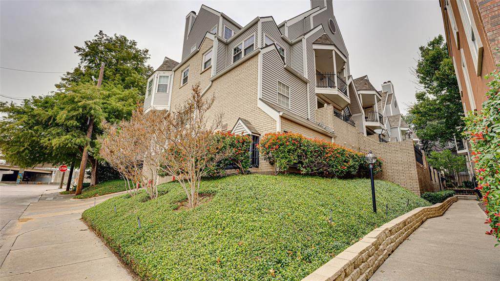 1010 Allen Street - Photo 1