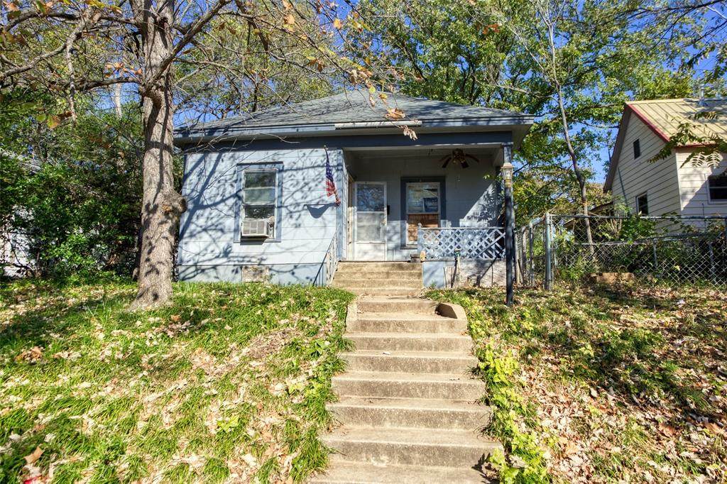 1305 Chestnut Street - Photo 1