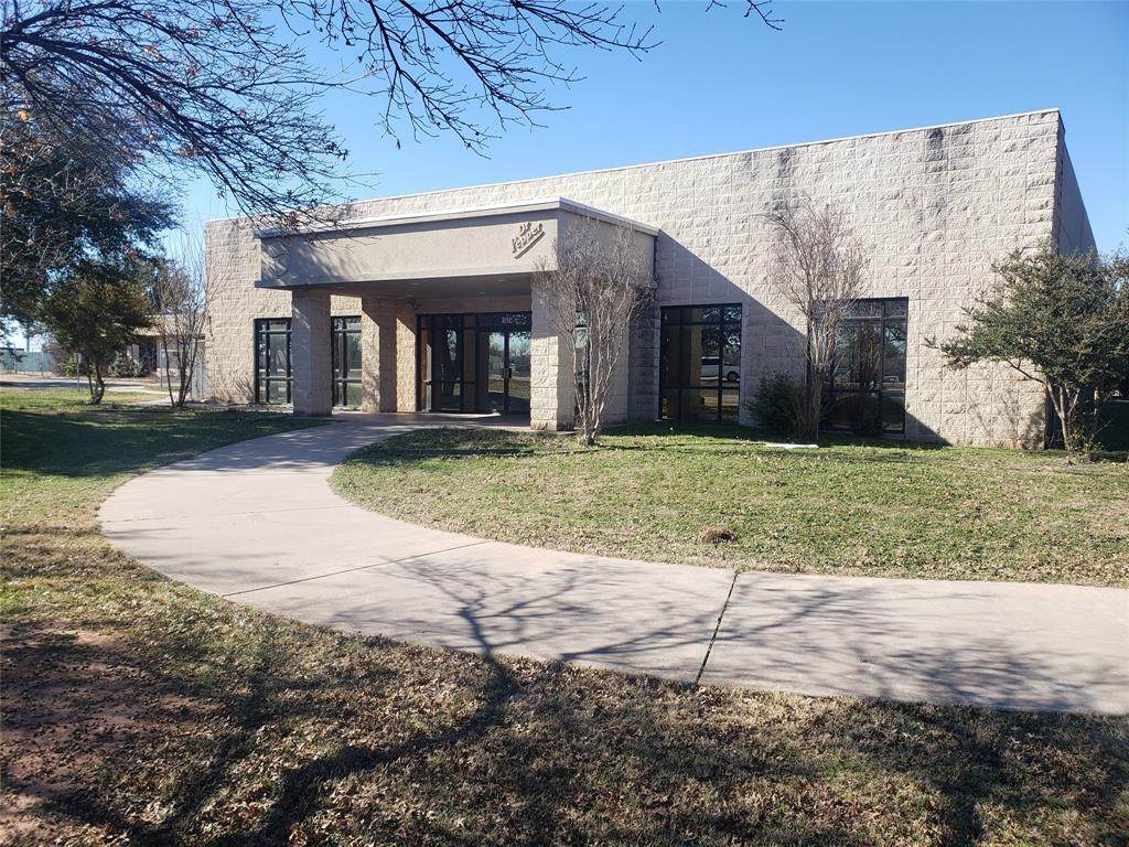 1850 Clack Street - Photo 1