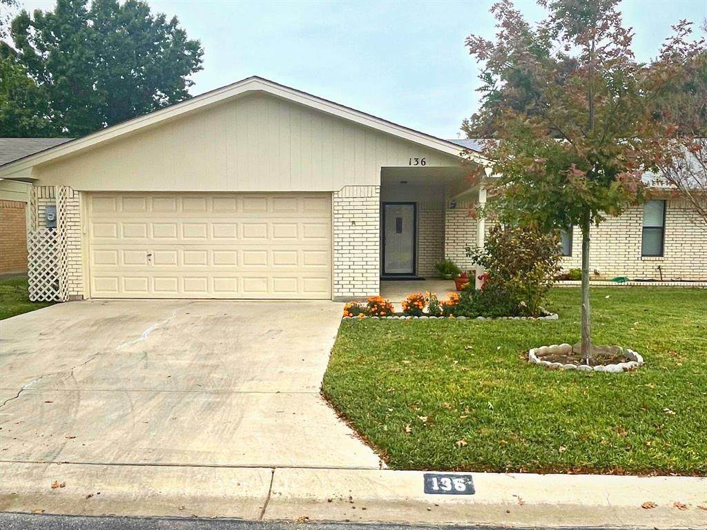 136 Azalea Drive - Photo 1