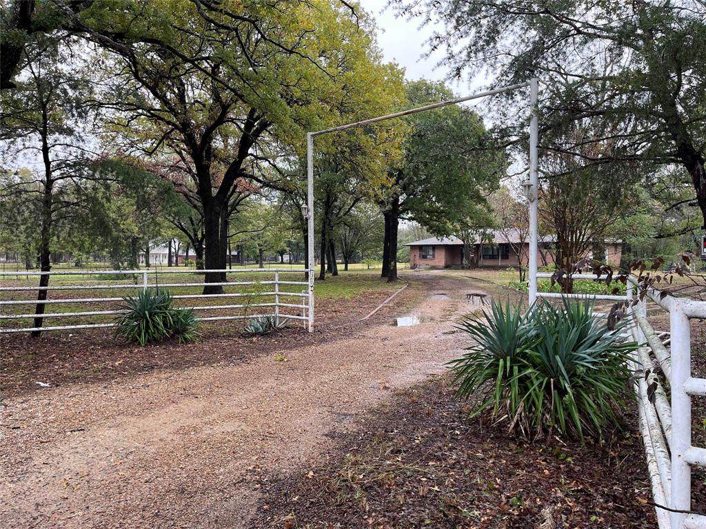 2740 County Road 279 - Photo 1