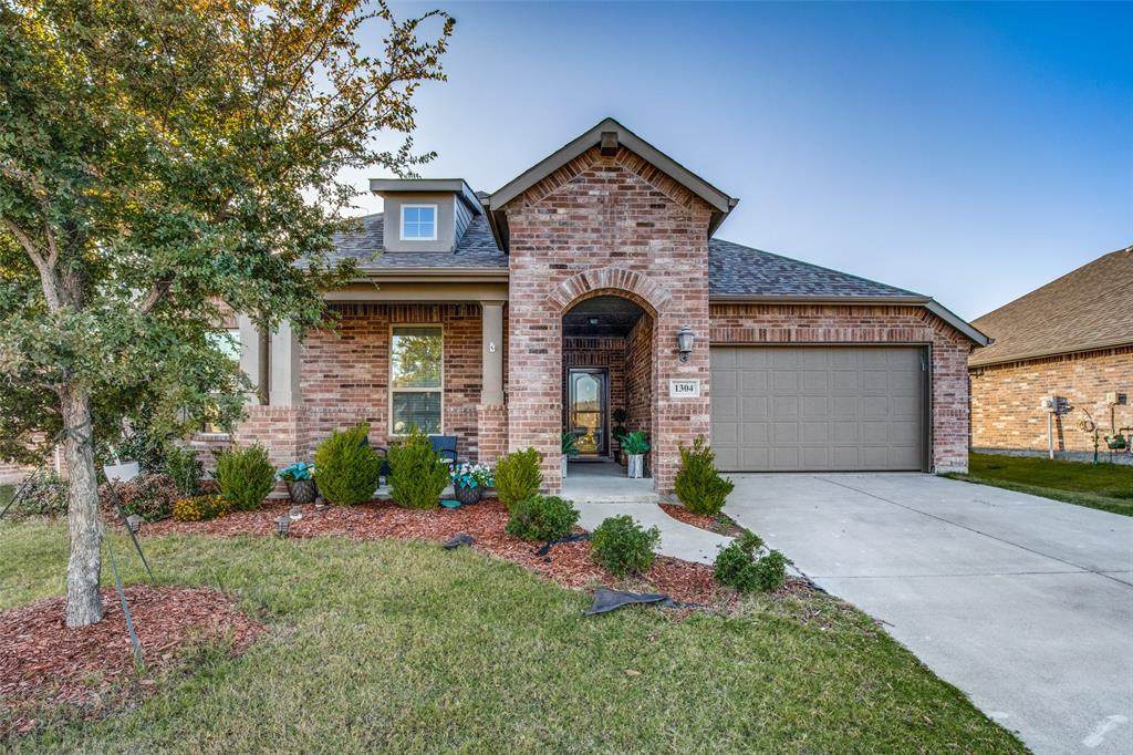 1304 Lawnview Drive - Photo 1
