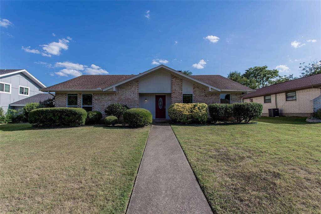 2708 Cypress Circle - Photo 1
