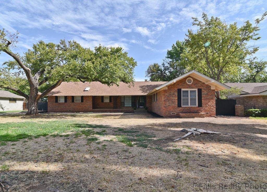 2606 Chase Drive - Photo 1