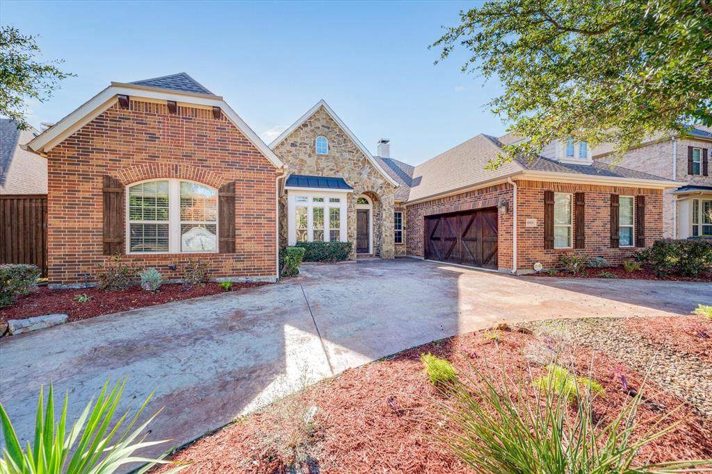 1011 High Hawk Trail - Photo 1