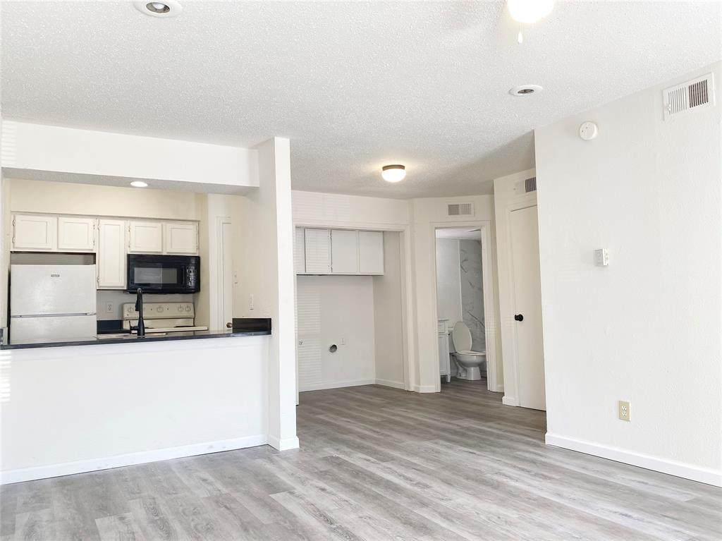 9520 Royal Lane - Photo 1
