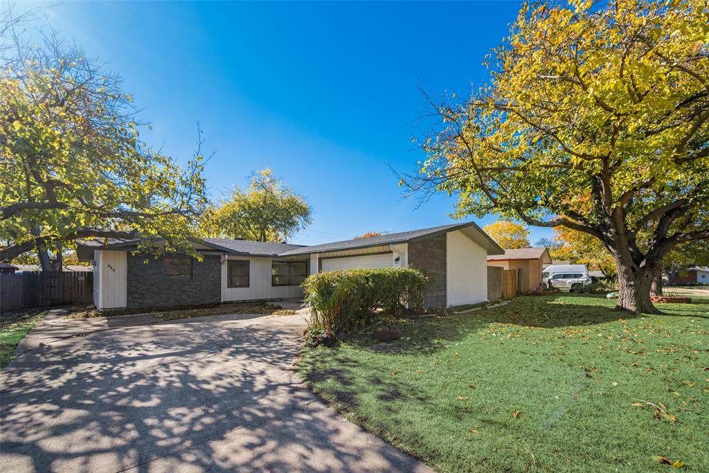 827 Fontana Avenue - Photo 1