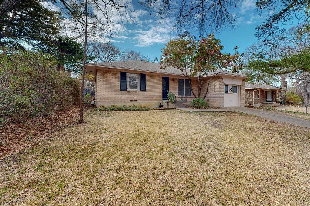 611 Ravinia Drive - Photo 1