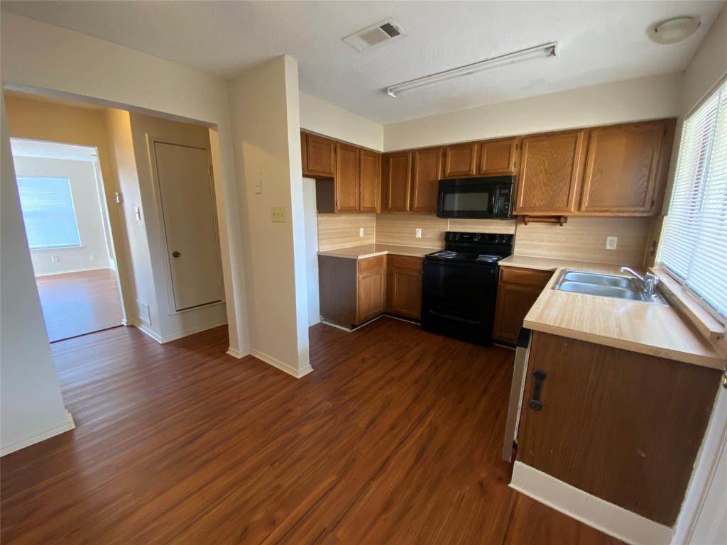 221 Meadow Court - Photo 1