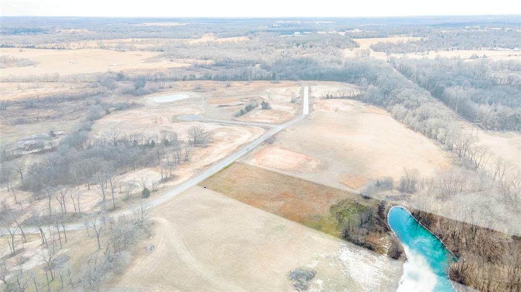 000 Private Road 7017 - Photo 1