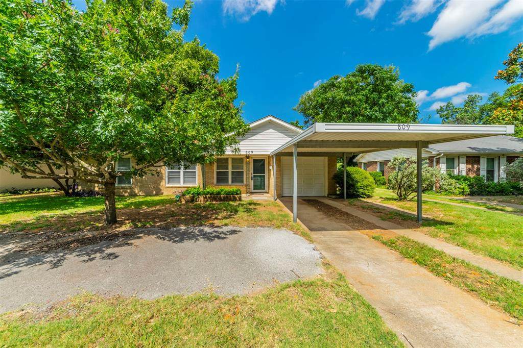 809 Lynda Drive - Photo 1