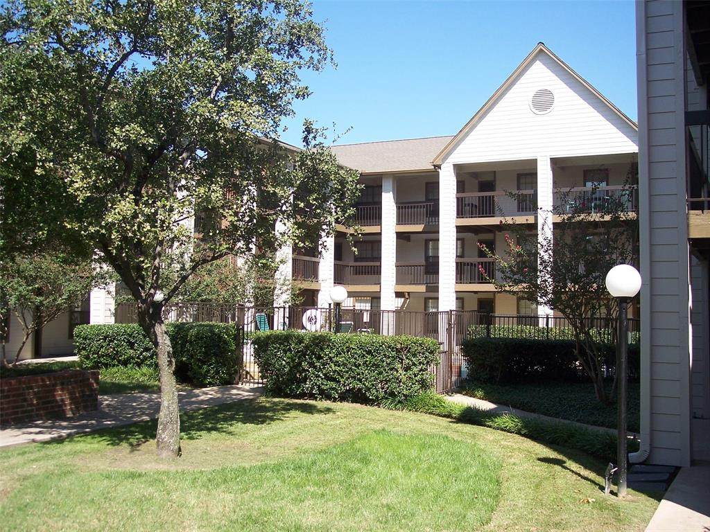 218 Texas Boulevard - Photo 1