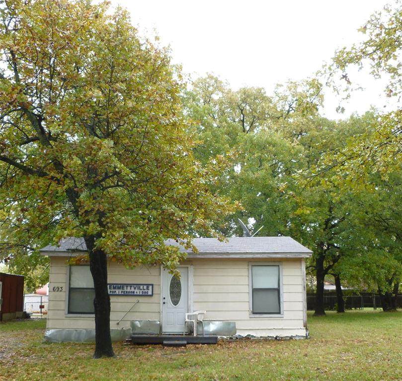 693 Oak Leaf Trail - Photo 1